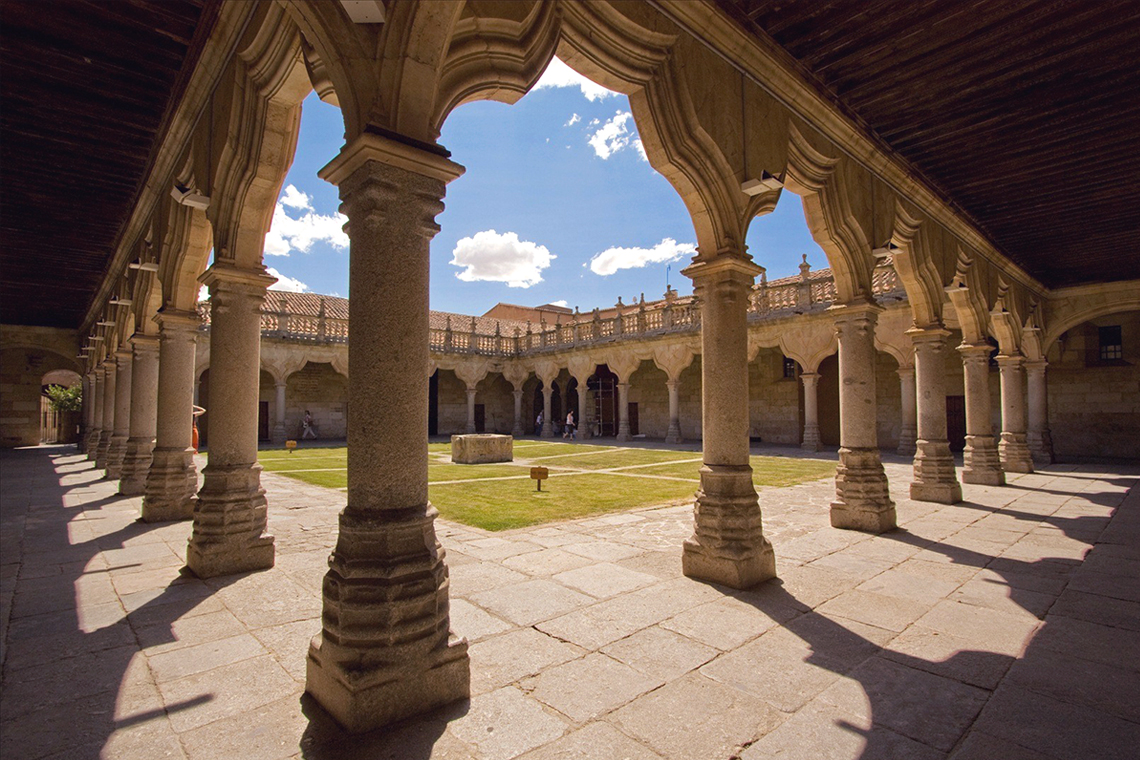 Claustro_Escuelas_Menores_Universidad_Salamanca